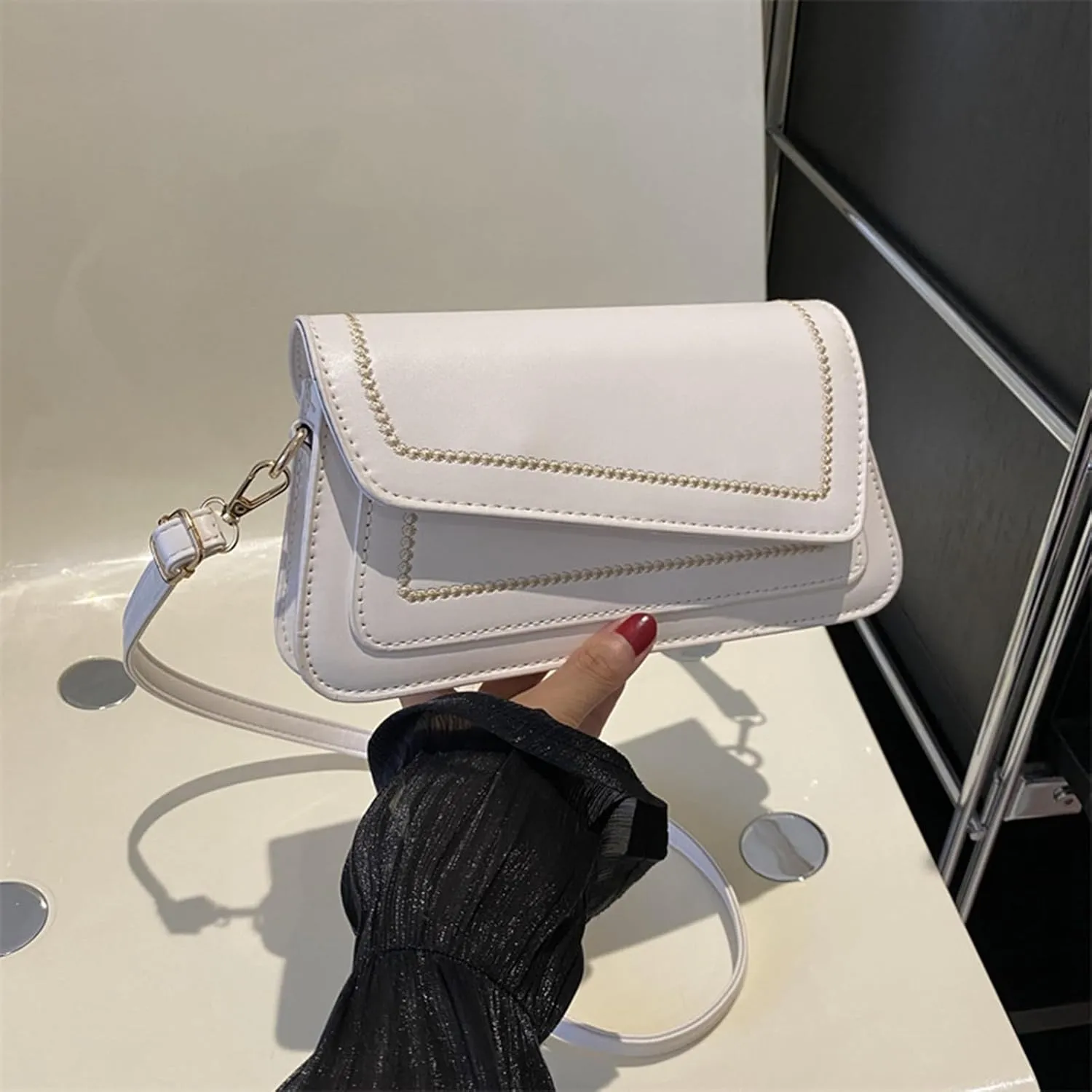 Women Small Crossbody Bags PU Leather Shoulder Bag Handbag Clutch Evening Bag with Adjustable Strap (Black)