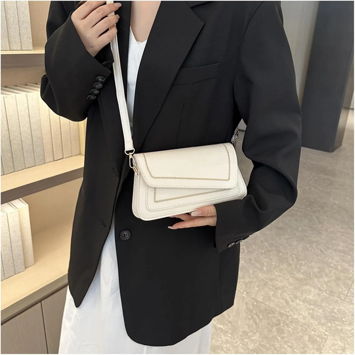 Women Small Crossbody Bags PU Leather Shoulder Bag Handbag Clutch Evening Bag with Adjustable Strap (Black)